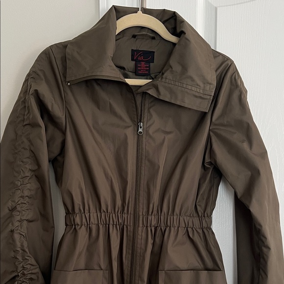 Lightweight spring jacket. - Picture 5 of 5